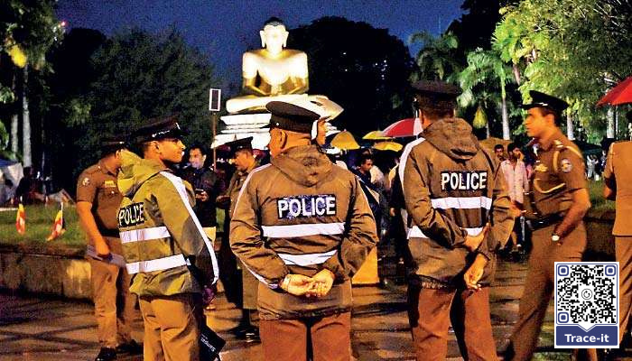 Court orders eviction of protesting monks from Viharamahadevi Park