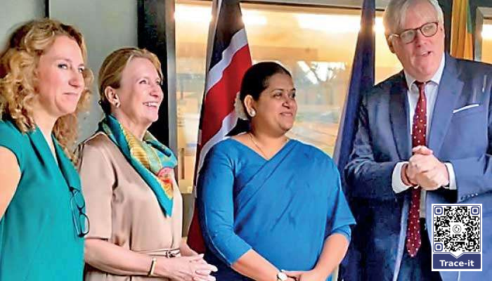 Mayor of Colombo joins British High Commission and delegation of European Union to launch joint solar initiative